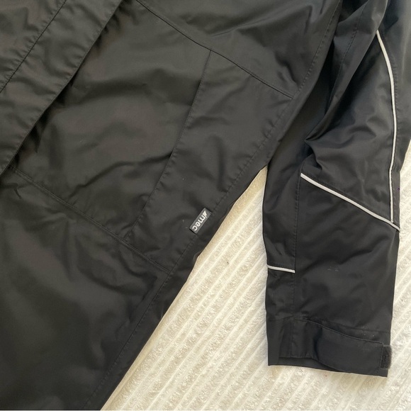 MEC Women’s Waterproof Black Outdoor Raincoat - Picture 8 of 8